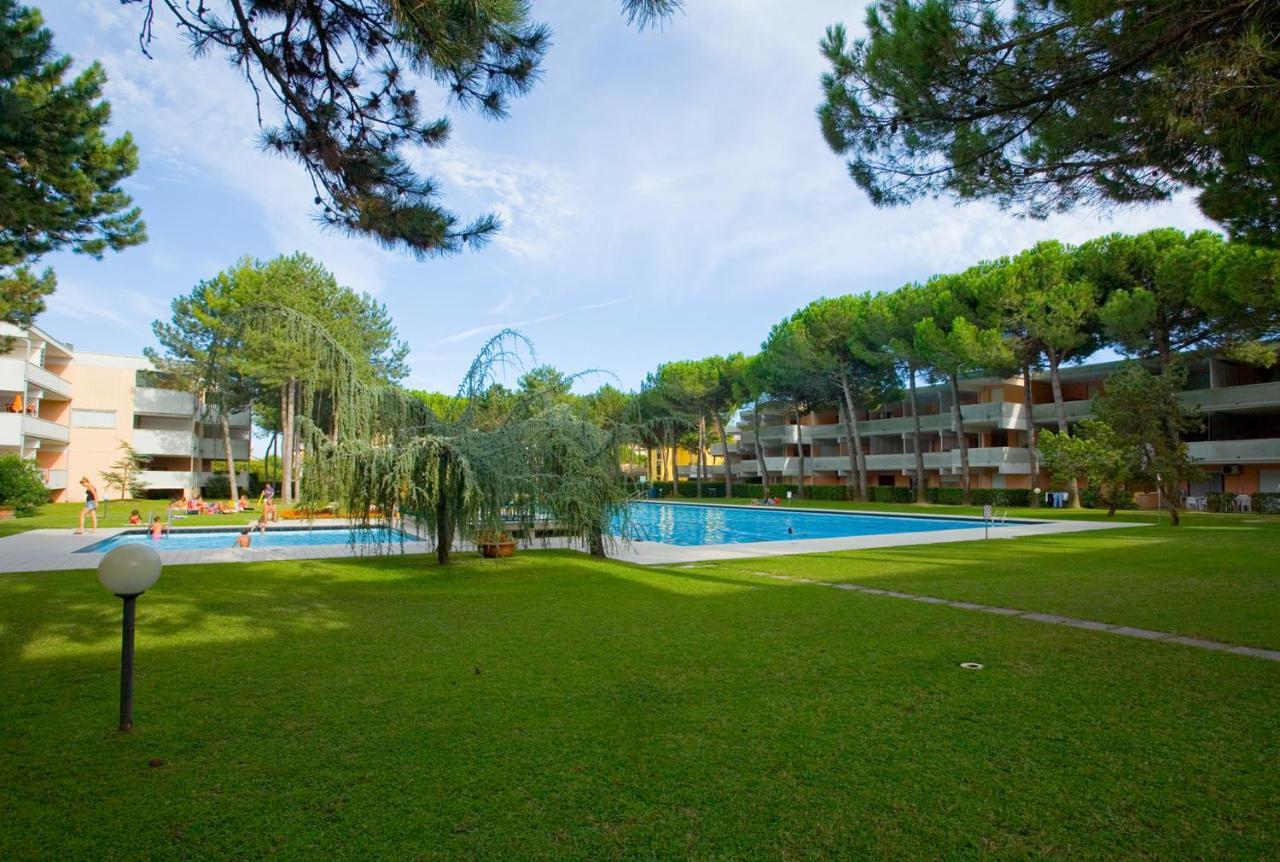 Solarium/Piscina Bibione Exterior foto