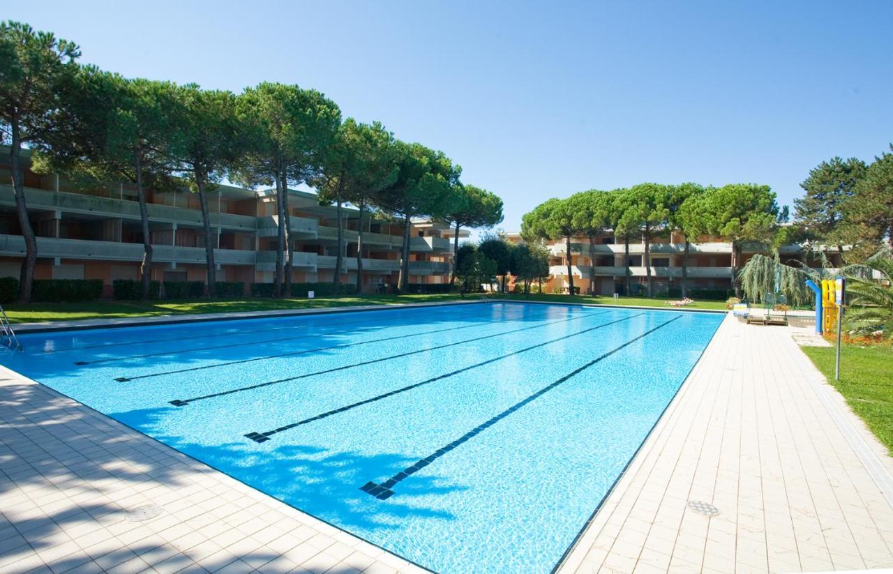 Solarium/Piscina Bibione Exterior foto